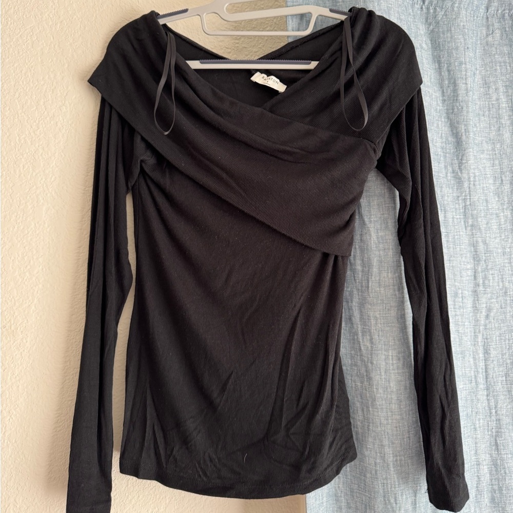 Aritzia Black Off-Shoulder Women's Top